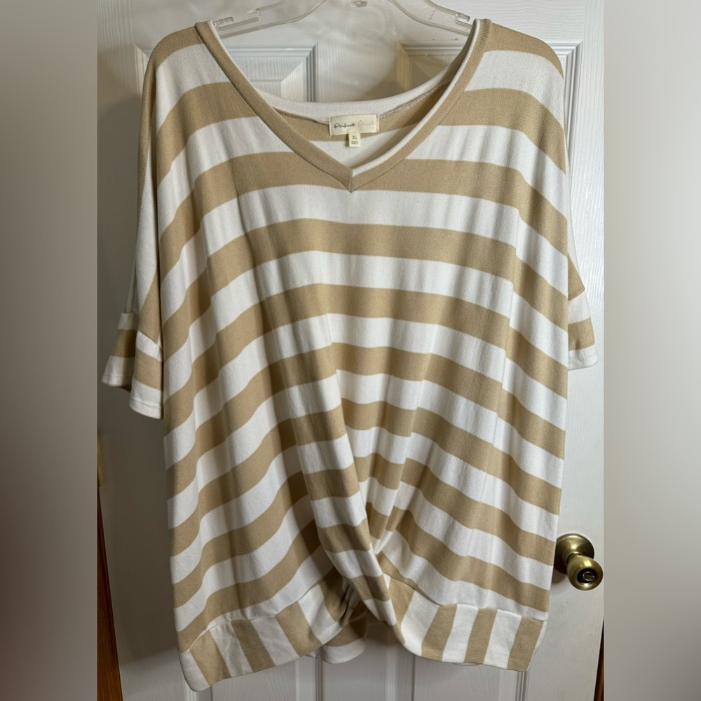 Perfect Peach Women’s Tan & White Striped Top ~ Size XL